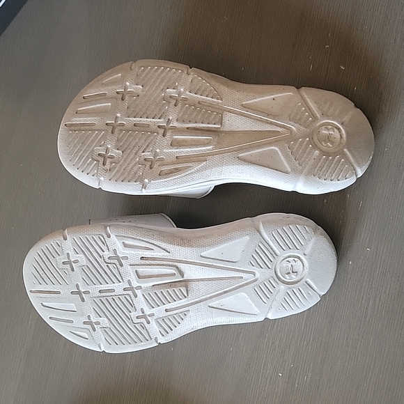 Under Armour slip-on sandals - Picture 2 of 2